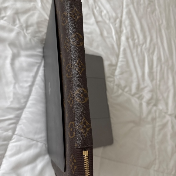 Louis Vuitton Laptop Cover - Picture 4 of 7